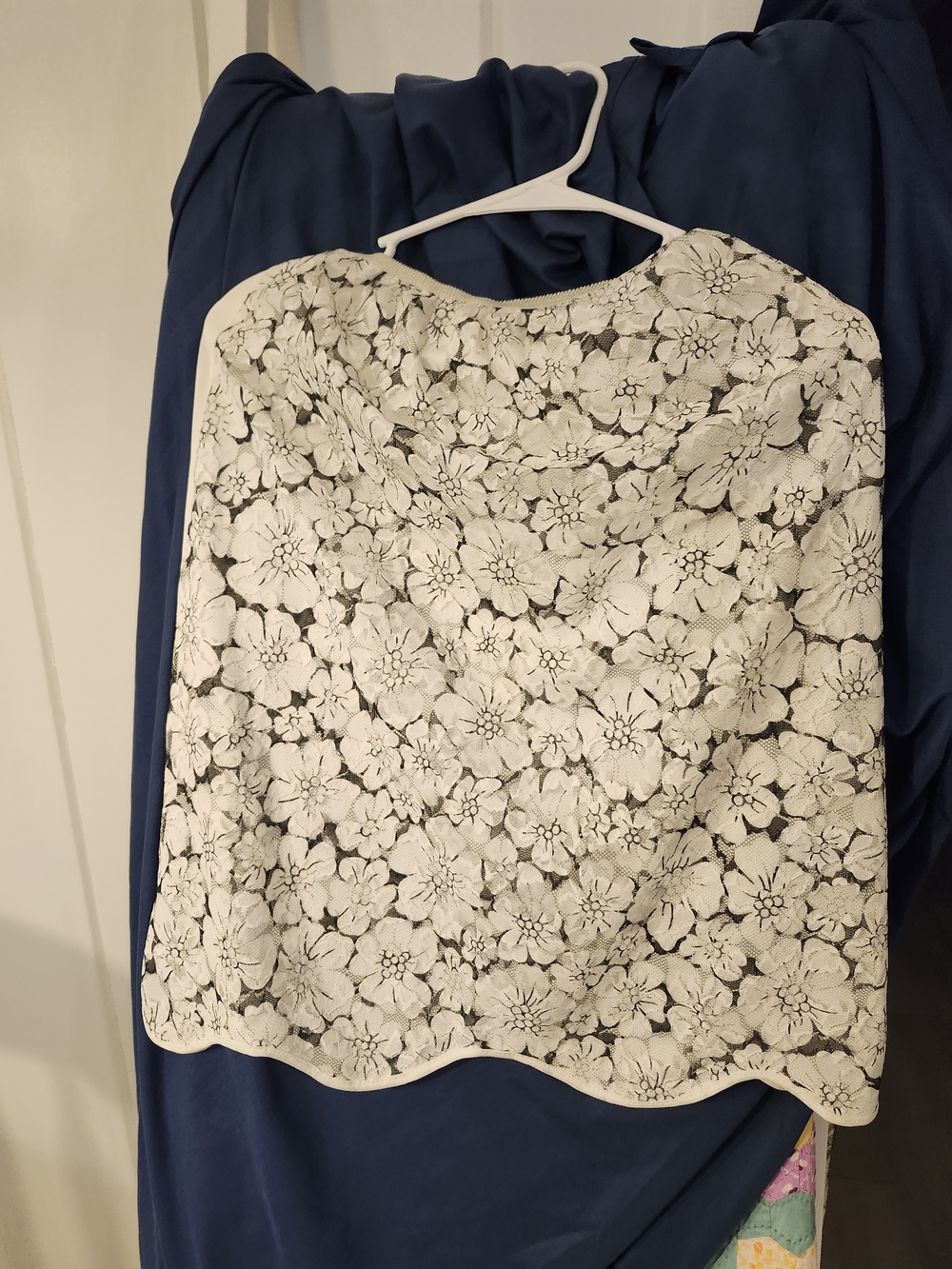 Women’s White Floral Lace Skirt